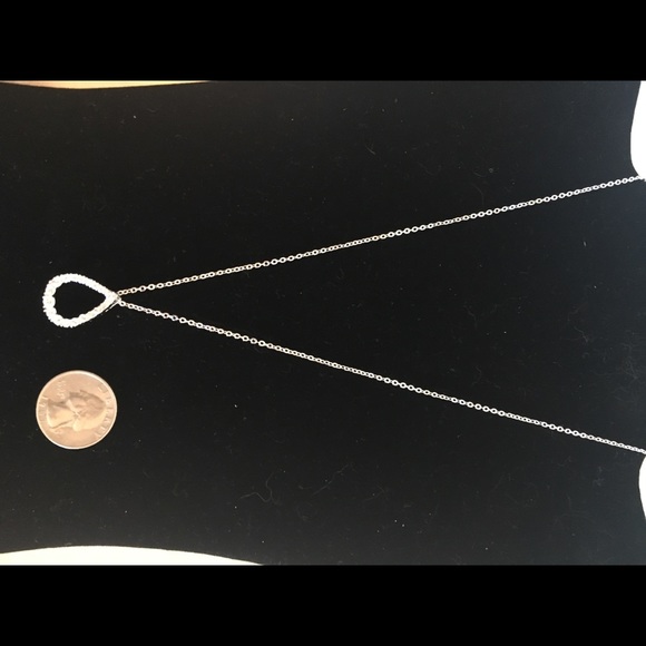 Gorgeous! Crystal Teardrop Necklace✨ - Picture 7 of 8